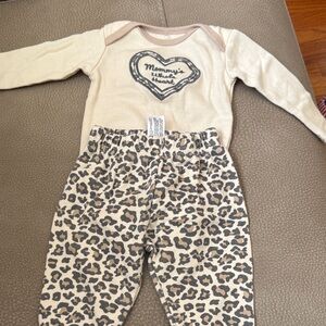 Mommy’s whole heart matching set 0-3m